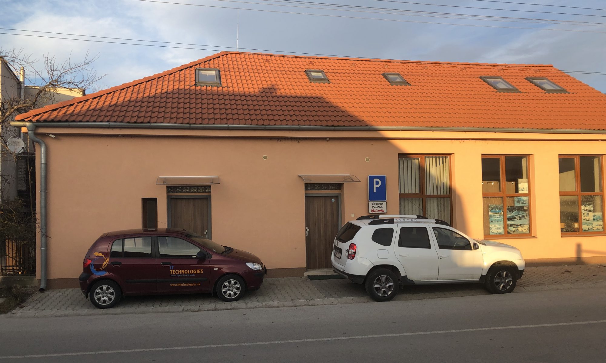 Ubytovanie, prenájom priestorov a strojov v meste Trenčín